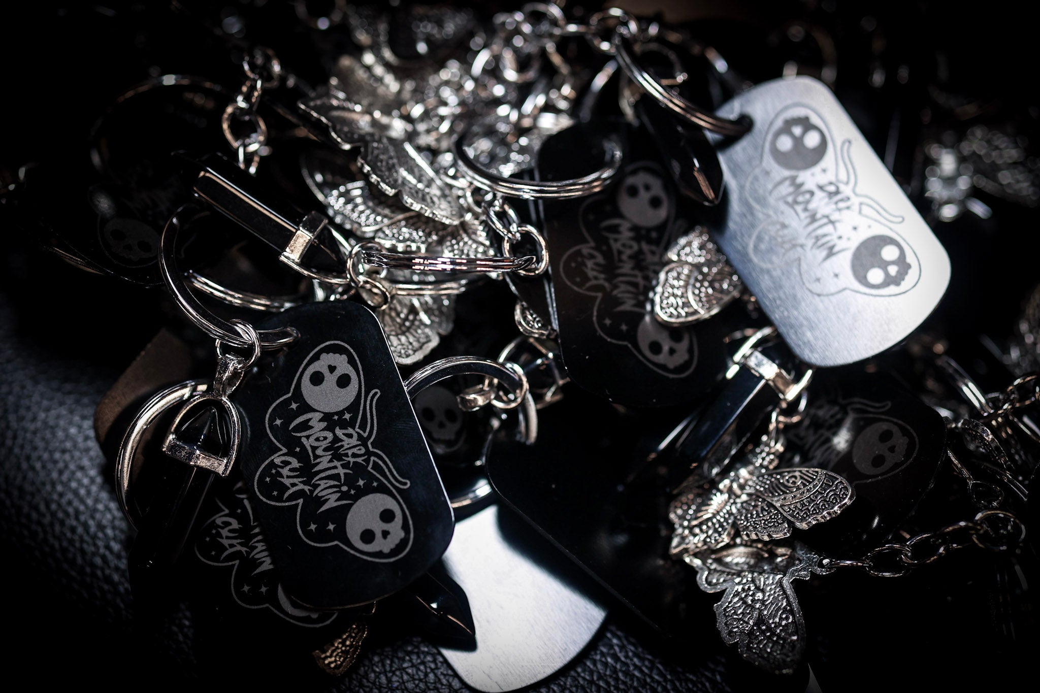 custom mafia キーホルダー DMC Moth Keychain – Dark Mountain Cult